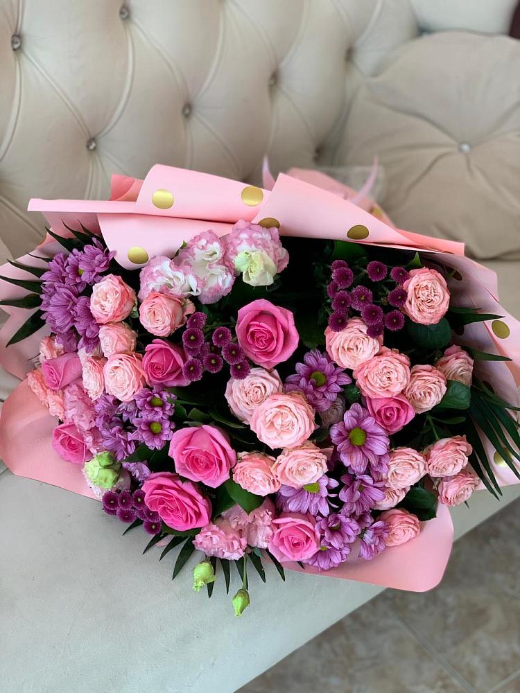 Букет цветов из: Хризантемы, Розы и Лизиантусы в Лимане