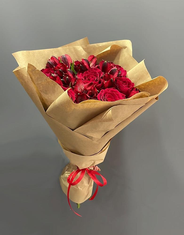 Букет цветов из: Альстромерии и Розы в Лимане