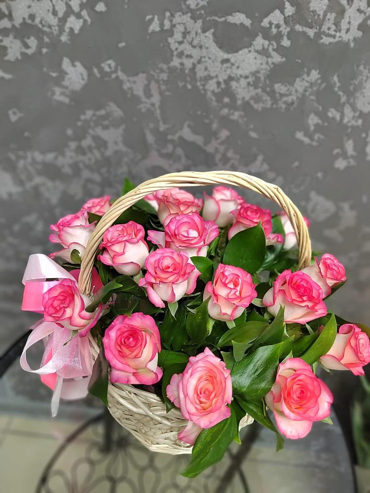Цветочная композиция из Розы в корзине в Лимане