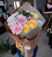 Букет цветов из:  Герберы, Розы и Хризантемы в Лимане
