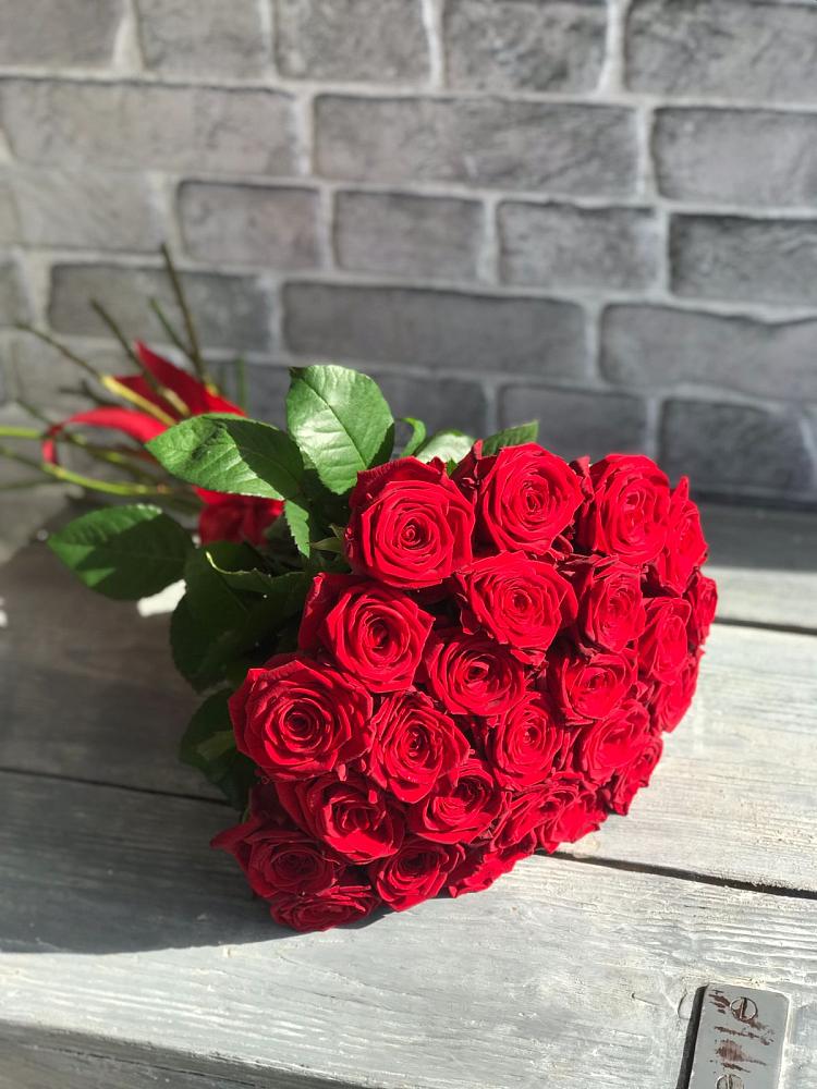 Букет Красные розы Фридом в Лимане
