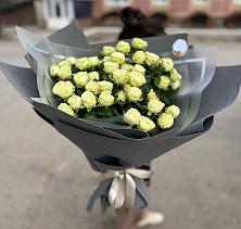 Букет Белые кустовые розы Солинеро в Лимане