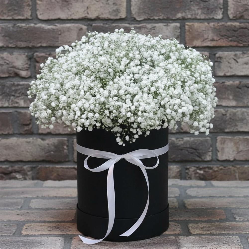 Цветочная композиция из Гипсофила в шляпной коробке в Лимане