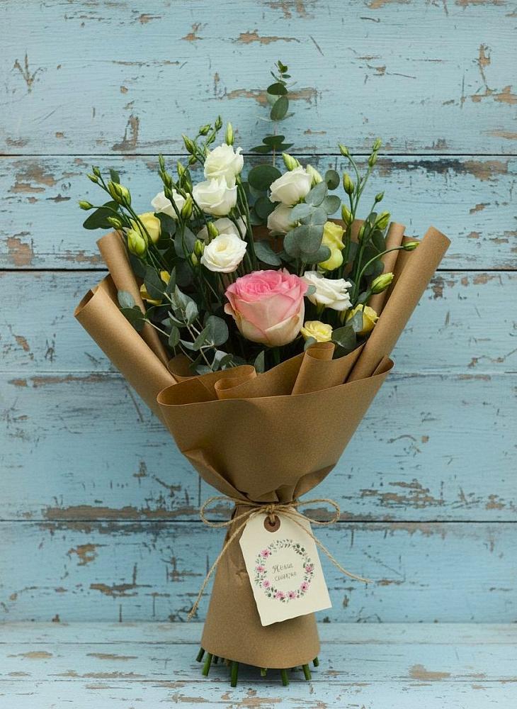 Букет цветов из: Розы и Лизиантусы в Лимане