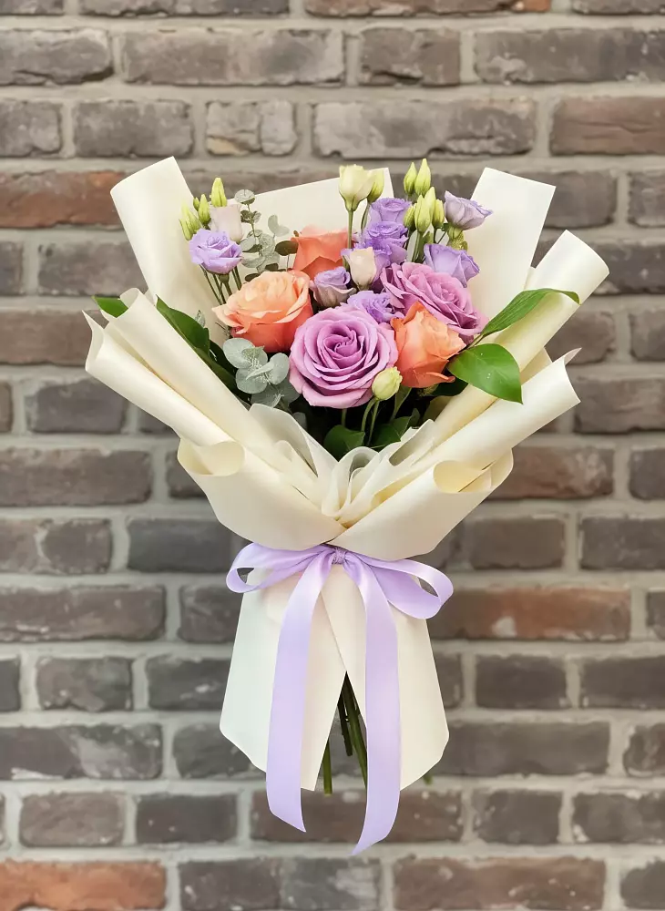 Букет цветов из: Лизиантусы и Розы в Лимане