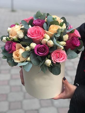 Цветочная композиция из Розы в шляпной коробке в Лимане