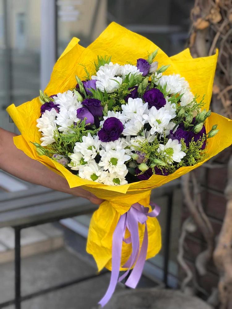 Букет цветов из: Ирисы, Хризантемы и Ромашки в Лимане