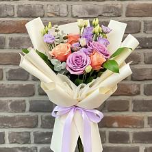 Букет цветов из:  Лизиантусы и Розы в Лимане