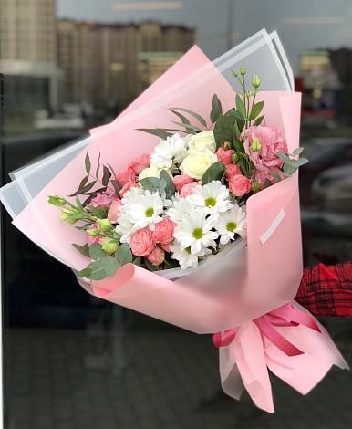 Букет цветов из: Розы, Лизиантусы и Хризантемы в Лимане