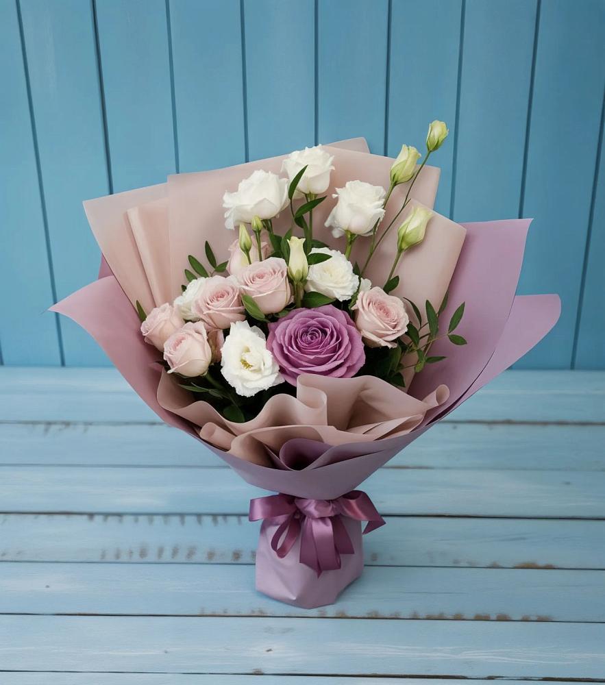 Букет цветов из: Розы и Лизиантусы в Лимане